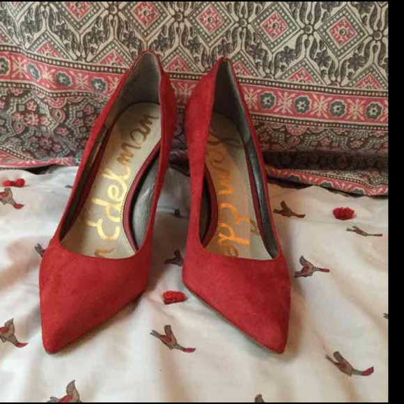 Sam Edelman red suede pumps🌻