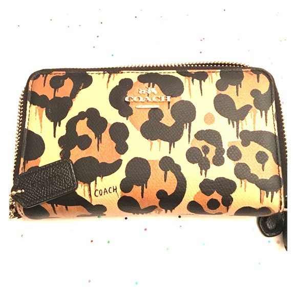 COACH DOUBLE ZIP PHONE Soft Leopard-Print Wallet