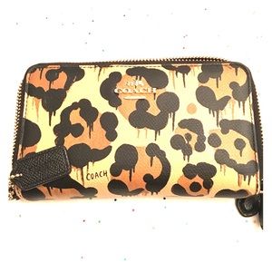 COACH DOUBLE ZIP PHONE Soft Leopard-Print Wallet