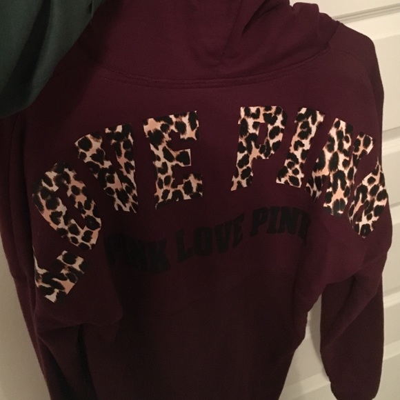 vs pink pullover - Picture 2 of 4