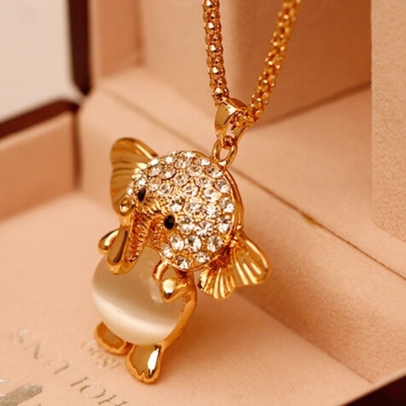 ⚡️⚡️🆕 Crystal Elephant Sweater Necklace W/ Opal - Picture 2 of 4