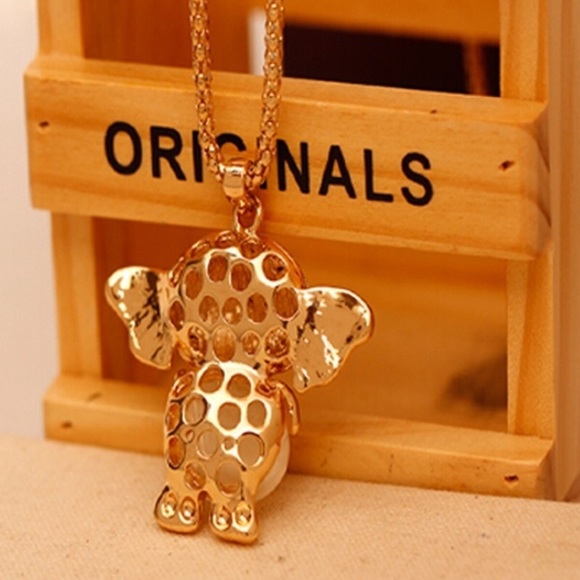 ⚡️⚡️🆕 Crystal Elephant Sweater Necklace W/ Opal - Picture 4 of 4