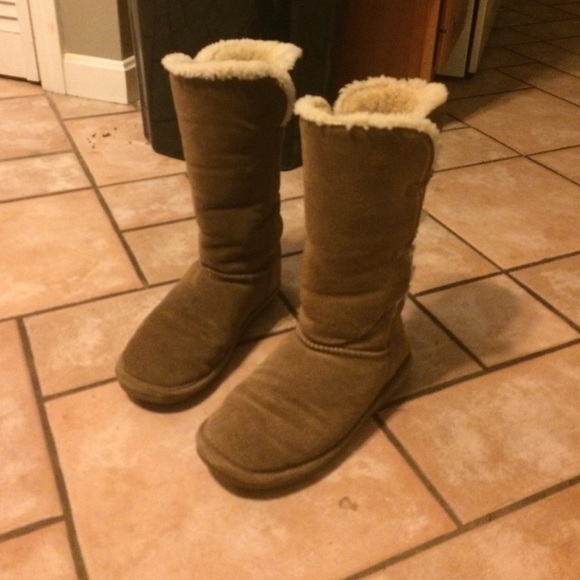 tan tall bear paws boots size 8