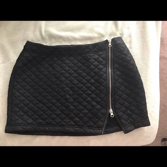 Express front zip down mini skirt