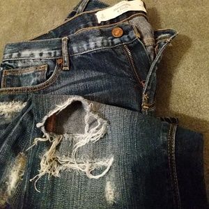 Abercrombie & Fitch Distressed Cropped Jeans