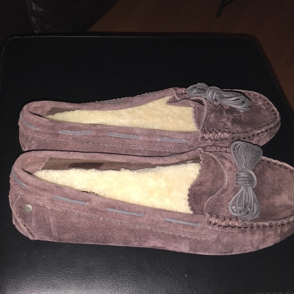 UGG Slippers - Picture 2 of 3