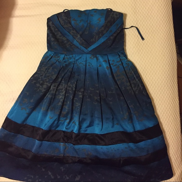 Black and blue dress - Picture 2 of 3