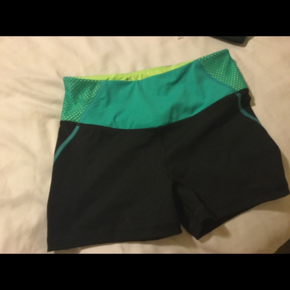 VSX Knockout shorts XS