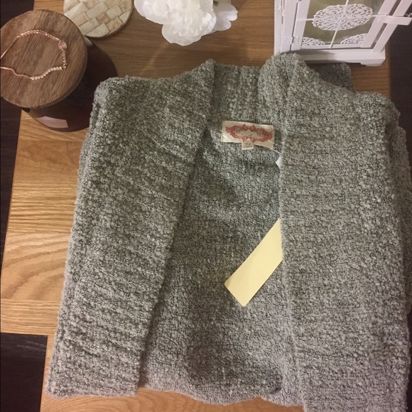 LAST 1! Distressed Popcorn Sweater - Picture 4 of 4