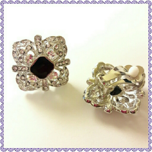 🆕Rhinestone Clip-on Earrings🆕