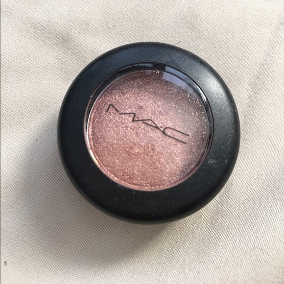 MAC eyeshadow in Mythology-used