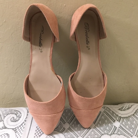 Breckelle's Blush d'Orsay Studio Flats