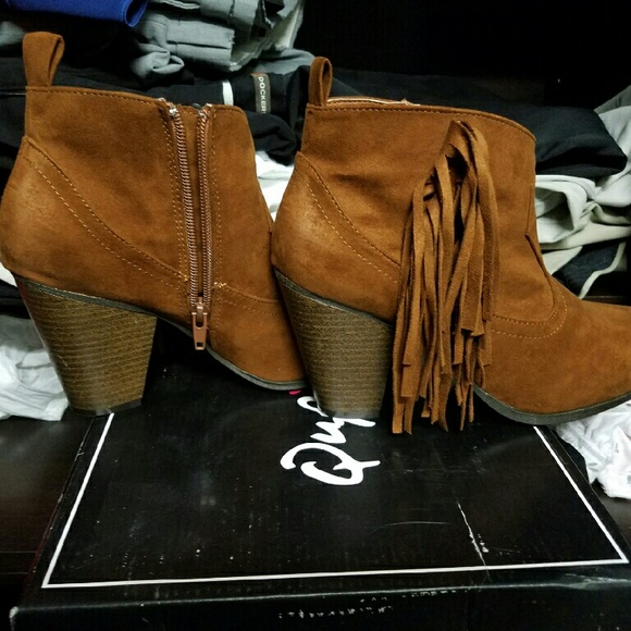 Rust Fringe Booties - Picture 3 of 3