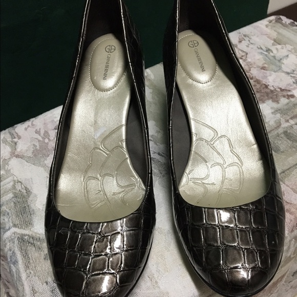 Giani Bernini sweets round toe pumps