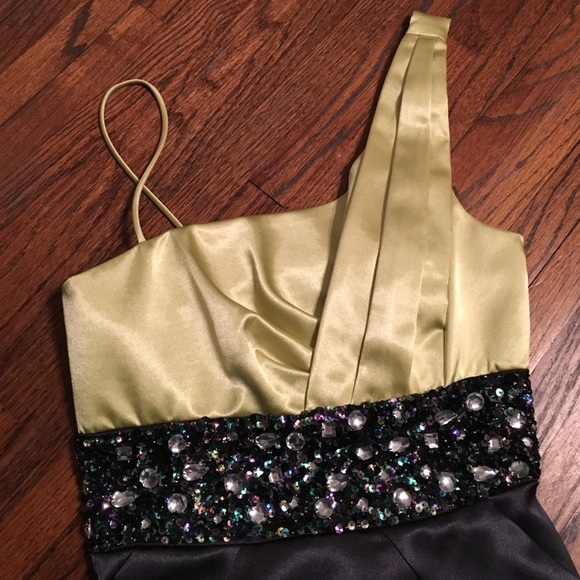 Cocktail Dress - Picture 2 of 3