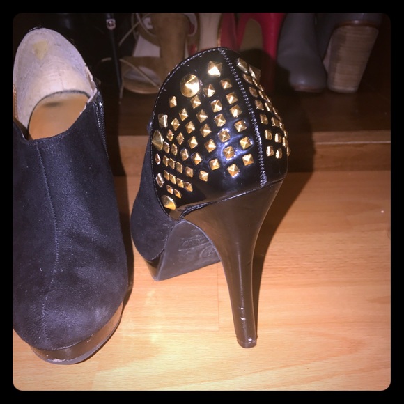 Heel boots