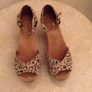 TOMS Animal Print Sandals Sz 7