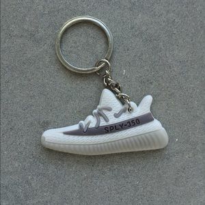 Exclusive v2 white Keychain
