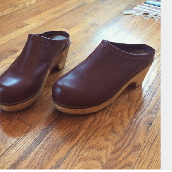 BDG urban outfitters wood clogs genuine leather🌻