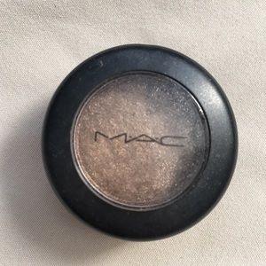 MAC eyeshadow in Tempting-used