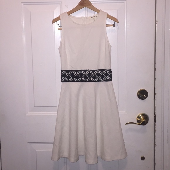 Sleeveless cocktail dress by Montreal.Gently used