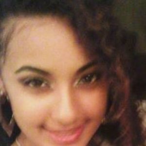 Meet your Posher, Yirel