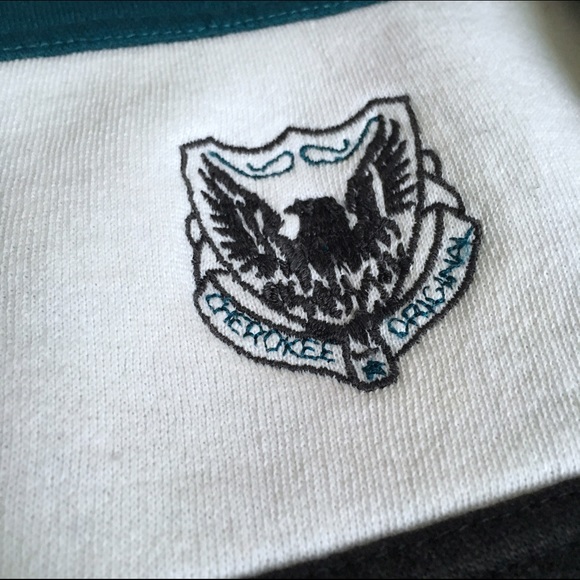 Cherokee Color Blocked Crew Neck - Picture 3 of 4