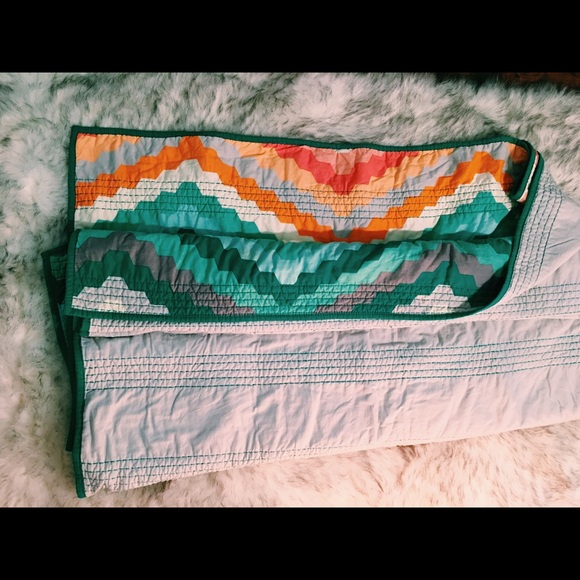 Reversible quilt blanket