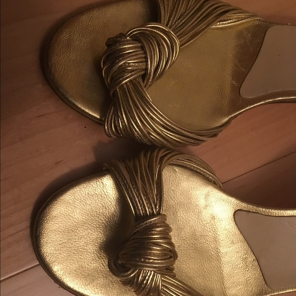 Claudia Couti 2 inch heels. - Picture 4 of 4