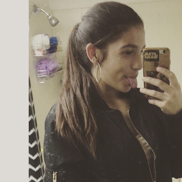 Meet your Posher, Ariel