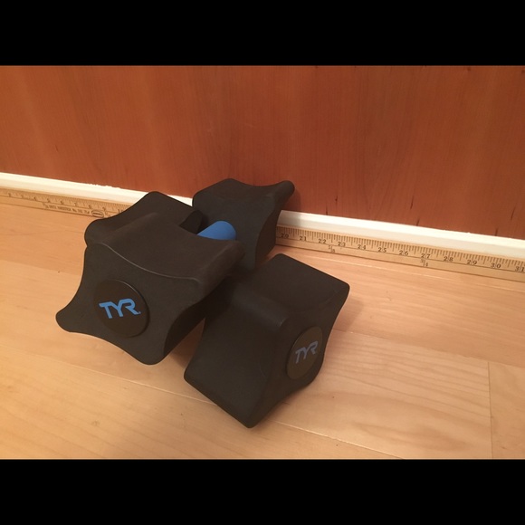 Tyr Foam Water Weights. - Picture 2 of 4