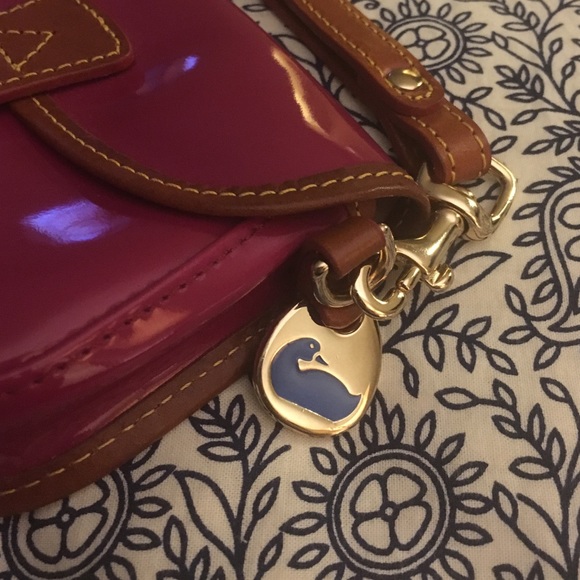 Dooney & Bourke small patent wristlet - Picture 2 of 4