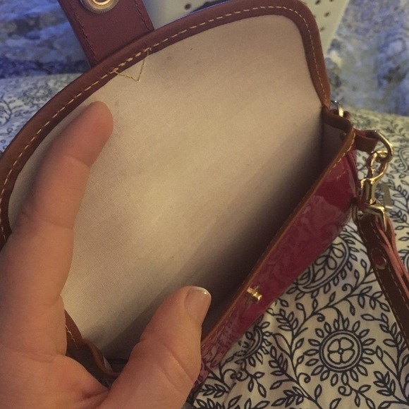 Dooney & Bourke small patent wristlet - Picture 4 of 4