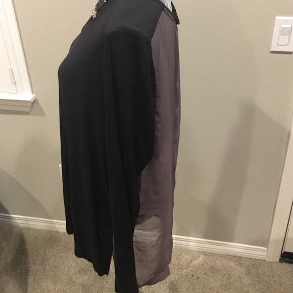 🎉HP🎉Black Blouse with Sheer Back - Picture 4 of 4