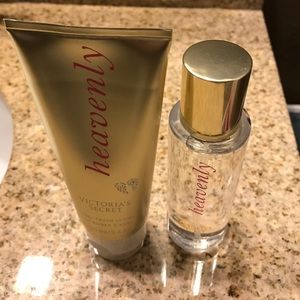 Victoria's Secret Heavenly lotion & mist set