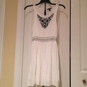 white forever 21 sundress w/ blue detail