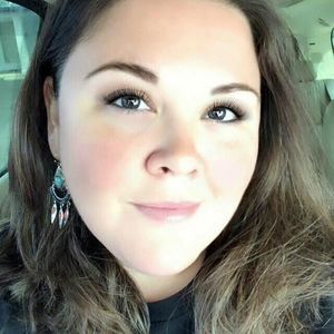 Meet your Posher, Charlynda