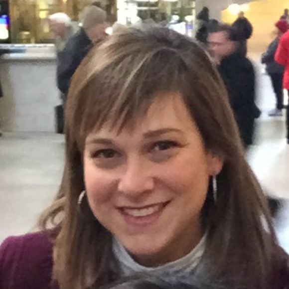 Meet your Posher, Lauren