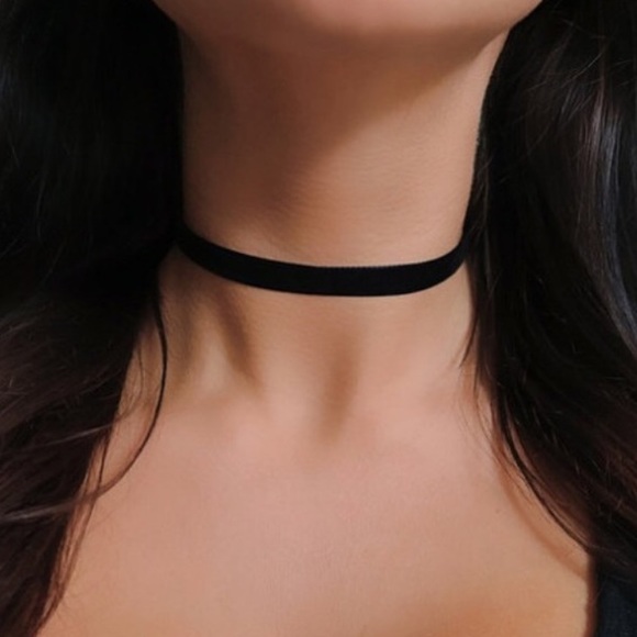 Urban Outfitters Jewelry - black velvet choker