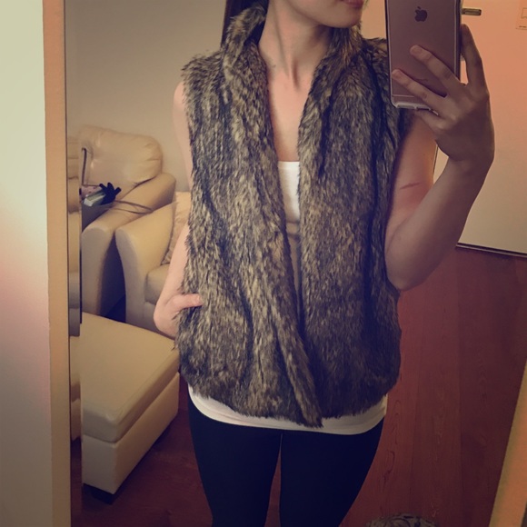 XS Abercrombie Brown Faux Fur Vest with Pockets
