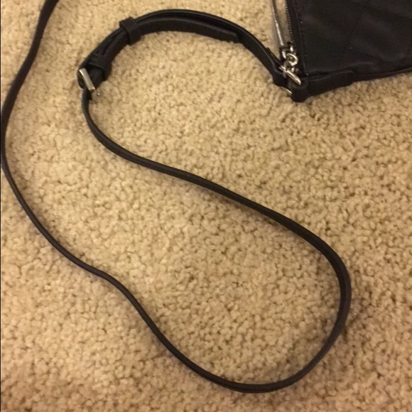Guess Cross-Body Purse - Picture 3 of 3