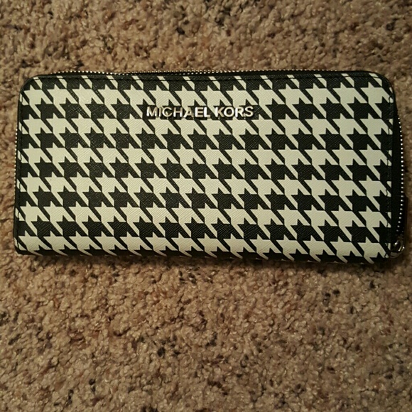 Michael Kors wallet