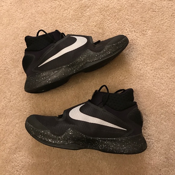 Nike hyperrev 2016 size 13
