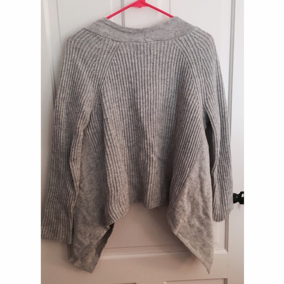 AEO Sweater - Picture 2 of 2