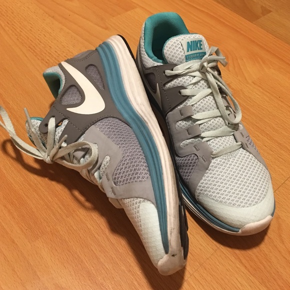 Nike Lunar - Like New! - Picture 2 of 4