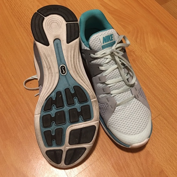 Nike Lunar - Like New! - Picture 3 of 4