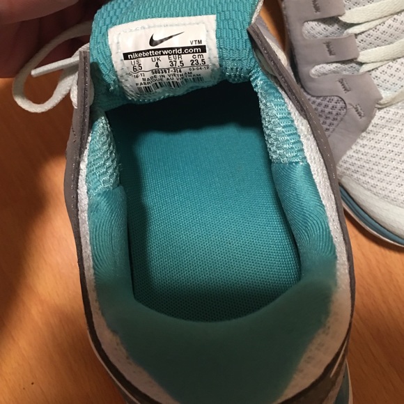 Nike Lunar - Like New! - Picture 4 of 4