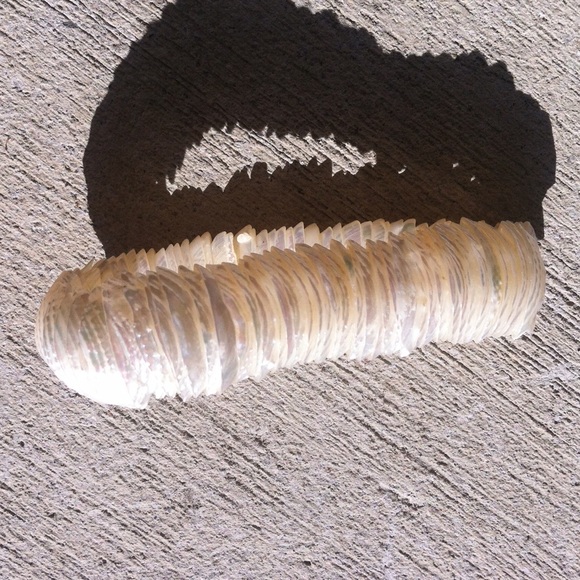 Shell bracelet - Picture 3 of 4