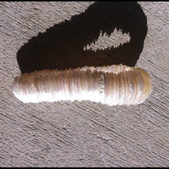 Shell bracelet - Picture 4 of 4