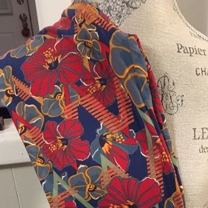 LulaRoe one size leggings fits size 0-12